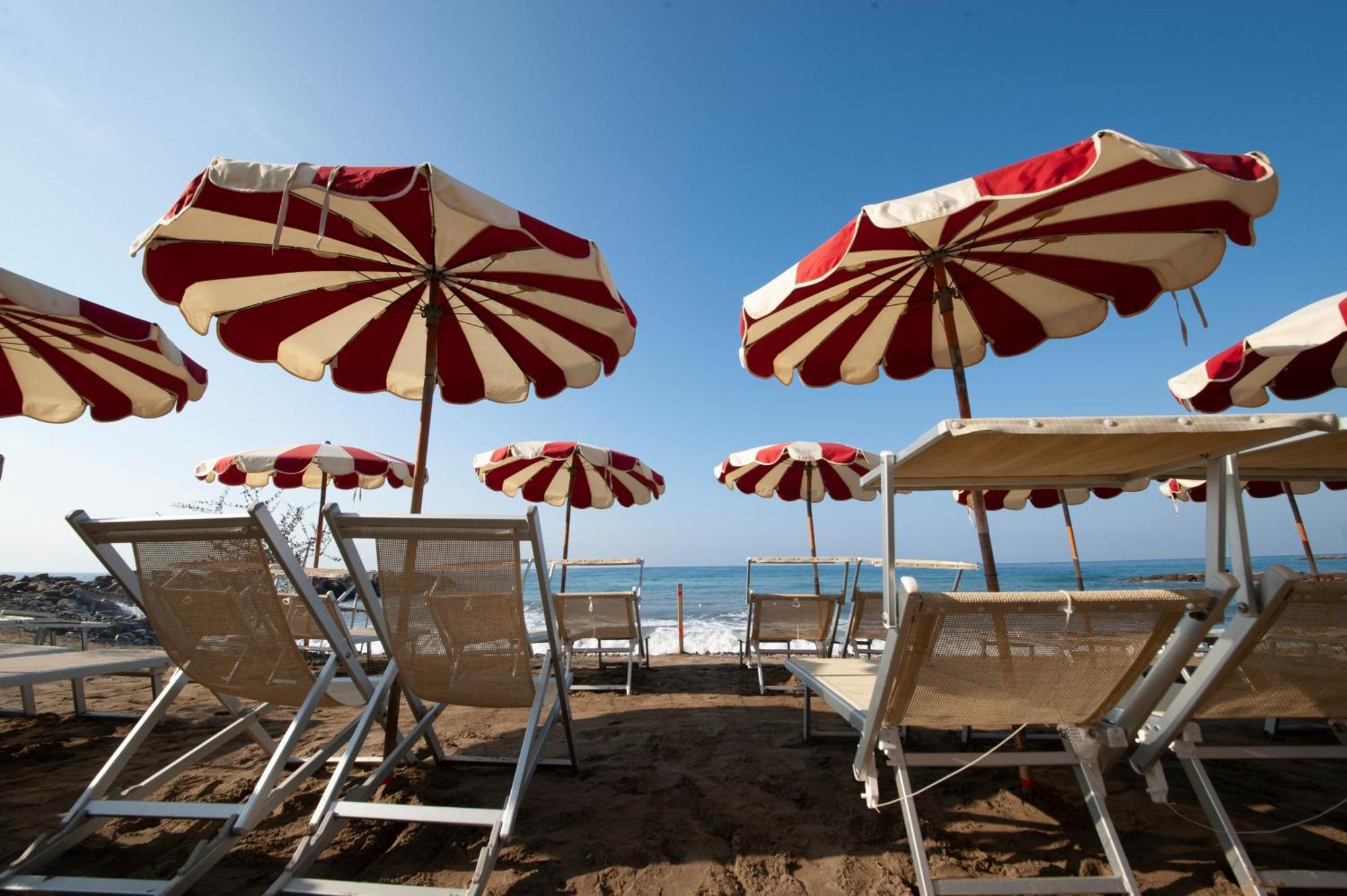 Ines Rivieraholiday Albenga Exterior foto